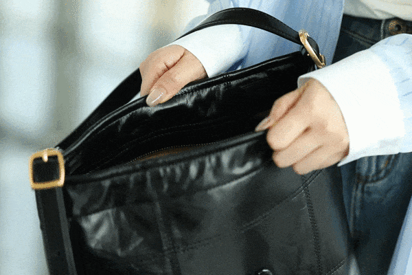 必威这个夏天可以天天背的上班包千元预算选这5款(图6) 必威这个夏天可以天天背的上班包千元预算选这5款(图6)