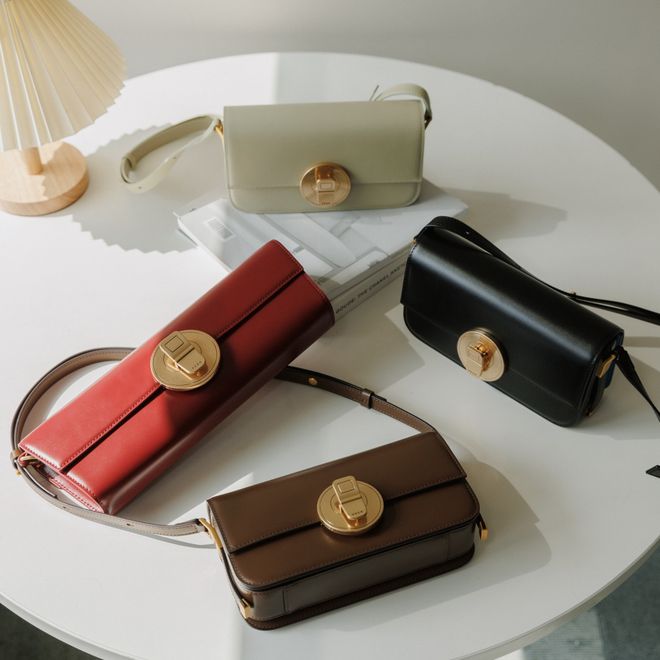 必威这个夏天可以天天背的上班包千元预算选这5款(图21) 必威这个夏天可以天天背的上班包千元预算选这5款(图21)