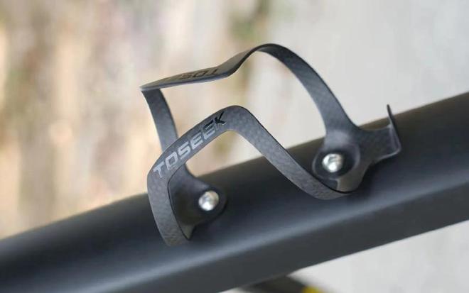 自行车水壶支架用碳纤维增强尼必威龙材料的特点(图1) 自行车水壶支架用碳纤维增强尼必威龙材料的特点(图1)