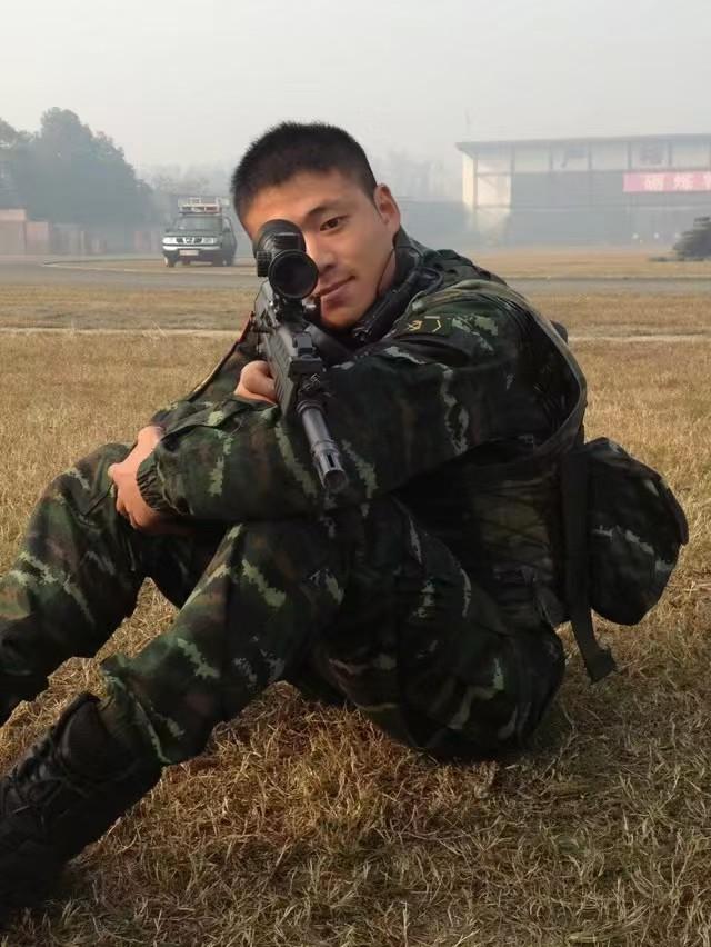 【解码“高原兵”】一心报必威国的兵——记“西南铁锤”邓招香(图2) 【解码“高原兵”】一心报必威国的兵——记“西南铁锤”邓招香(图2)