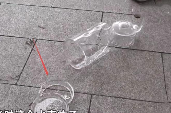 必威冷水壶烫伤老人家属索赔10000元厂家:我让你往里放烫水的(图7) 必威冷水壶烫伤老人家属索赔10000元厂家:我让你往里放烫水的(图7)