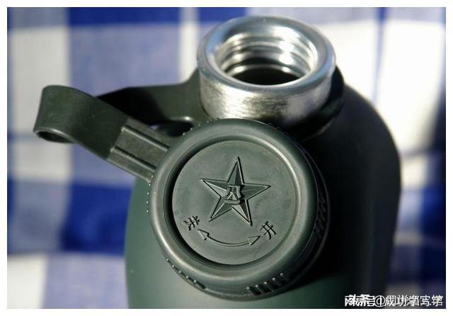 军用水壶几十年里经历了哪些变迁？见证了大国崛起的进程(图13)