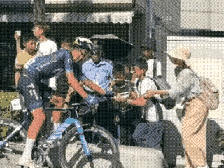 反转来了广西抢水壶当事人发声辟谣(图2)