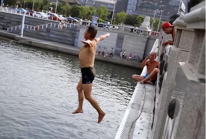 4种运动被称为“长寿运动”每天选一种坚持30分钟健康长寿(图12) 4种运动被称为“长寿运动”每天选一种坚持30分钟健康长寿(图12)