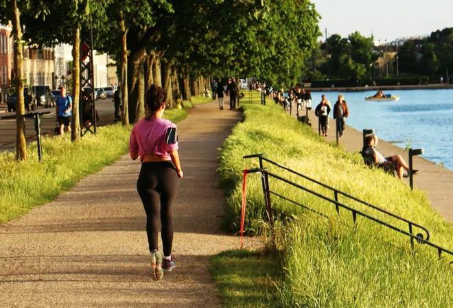 2025超流行的运动:养生跑!网友:不就是跑步?(图6) 2025超流行的运动:养生跑!网友:不就是跑步?(图6)