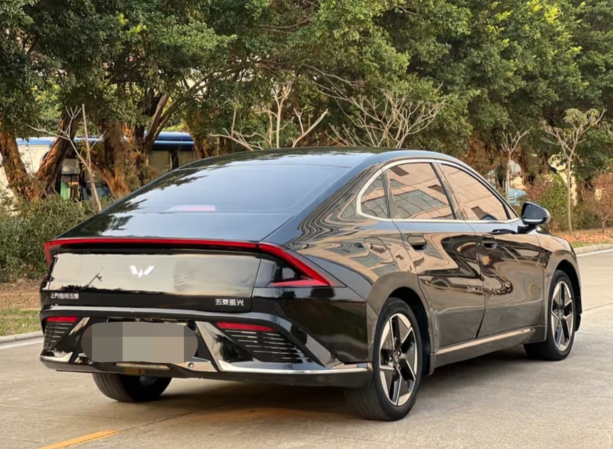 国民新能源轿车五菱星光:月薪5000养得起全家出行装得下(图2) 国民新能源轿车五菱星光:月薪5000养得起全家出行装得下(图2)