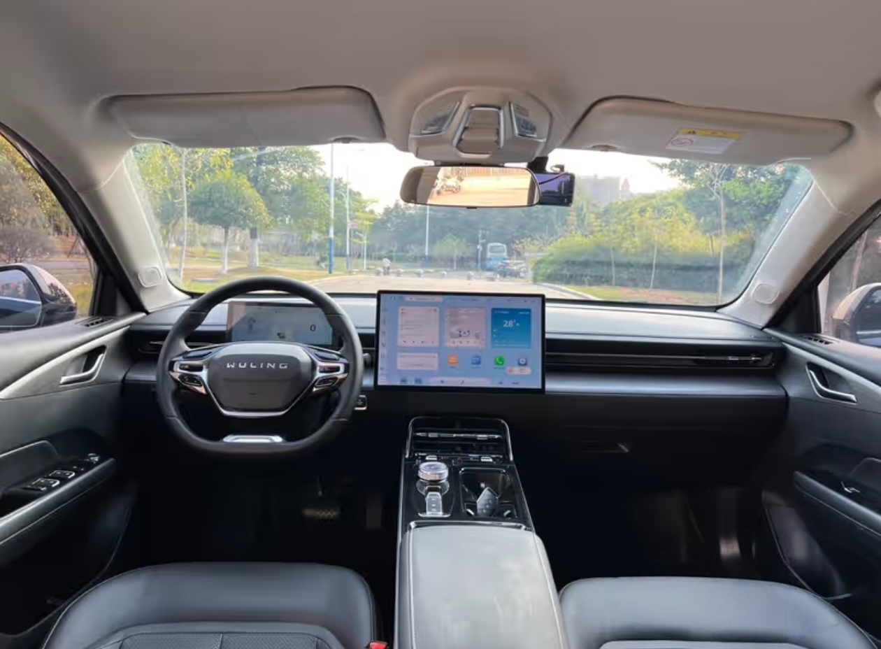 国民新能源轿车五菱星光:月薪5000养得起全家出行装得下(图4) 国民新能源轿车五菱星光:月薪5000养得起全家出行装得下(图4)