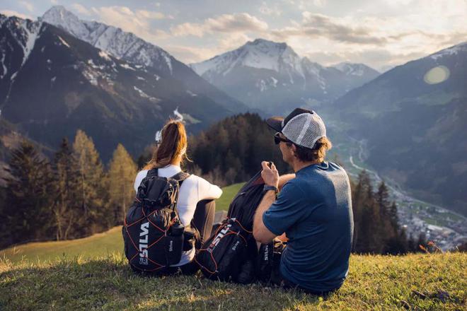两日徒步最佳选择!SILVA大容量超轻户外背包买一赠三!(图7) 两日徒步最佳选择!SILVA大容量超轻户外背包买一赠三!(图7)
