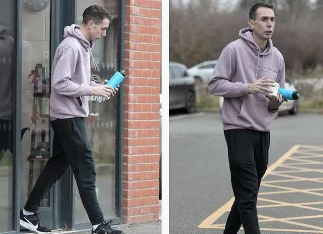 镜报：大卫-库特被解雇后首次公开露面手拿水壶、面色凝重(图1)