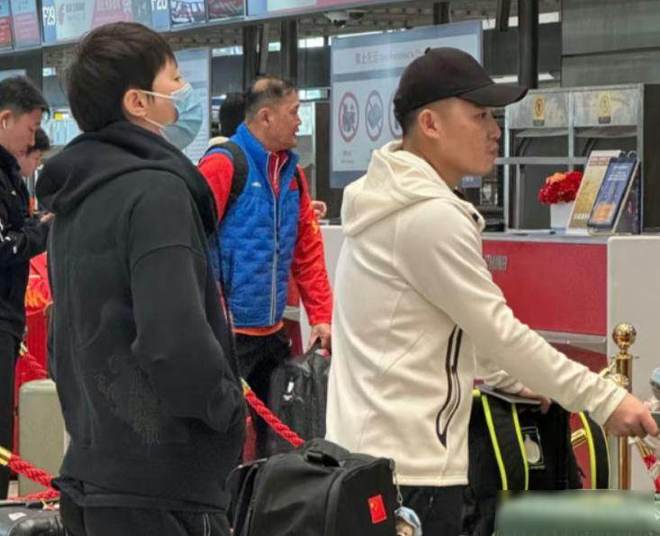 水壶比球拍贵冠军在腹泻比赛还能算公平吗？(图1)