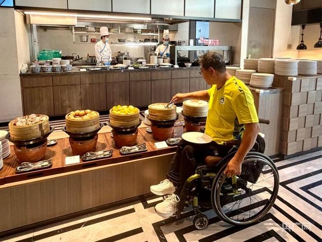 有爱无碍、温情同行“粤式服务”暖心护航残特奥会(图3) 有爱无碍、温情同行“粤式服务”暖心护航残特奥会(图3)